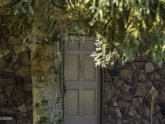 5th image of 1051 Riverview Dr