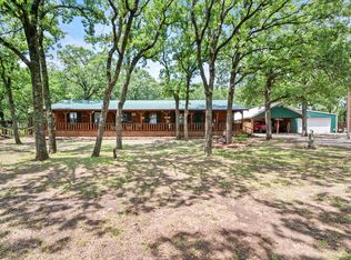 1890 Oak Valley Ln, Corsicana, TX 75110