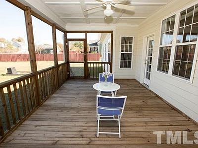 Screened porch 18.5' x 12'