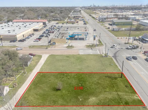2106 Texas Ave, Texas City, TX 77590