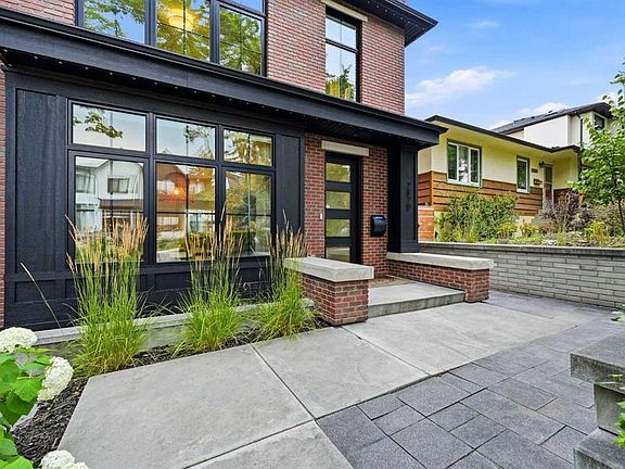 3rd image of 2820 W 36th St SW