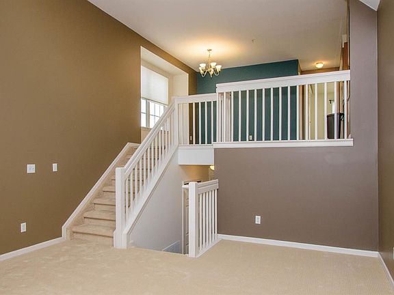 5th image of 1922 Lindsay Ln