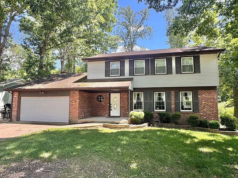 2026 Admiral Dr — Photo 2
