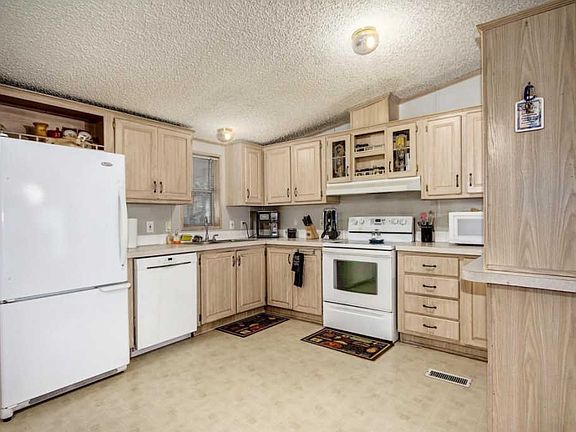 5th image of 5204 S 110th Dr