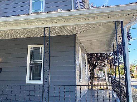 4th image of 546 E King St