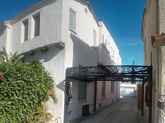 Driveway to Garage Parking