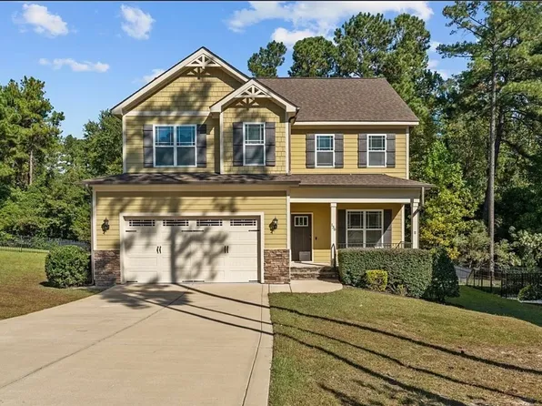 138 Valley Brook Ln, Spring Lake, NC 28390