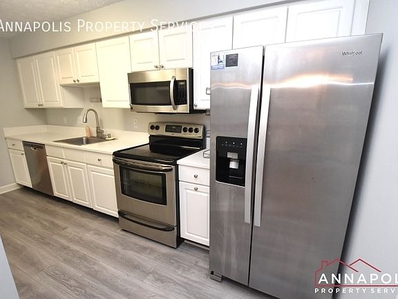 2nd image of 623 Admiral Dr Unit 301