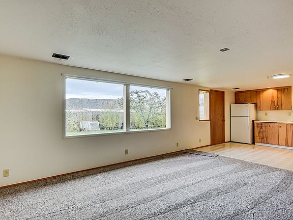 4th image of 462 SW Fairhaven Dr