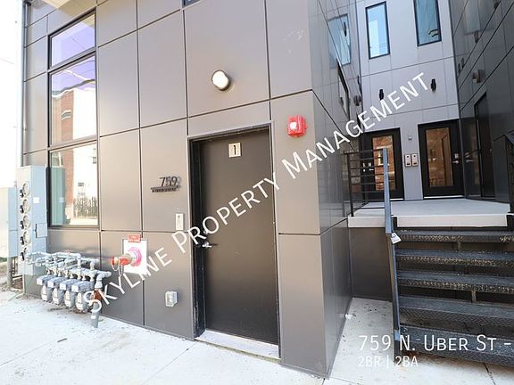 3rd image of 759 N Uber St #3