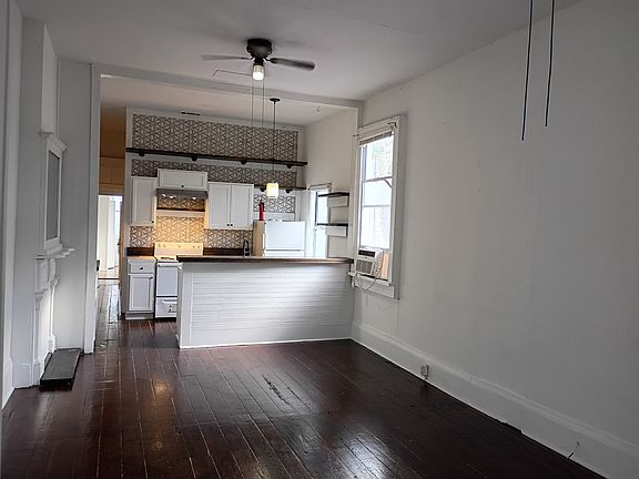 3rd image of 1637 Joliet St