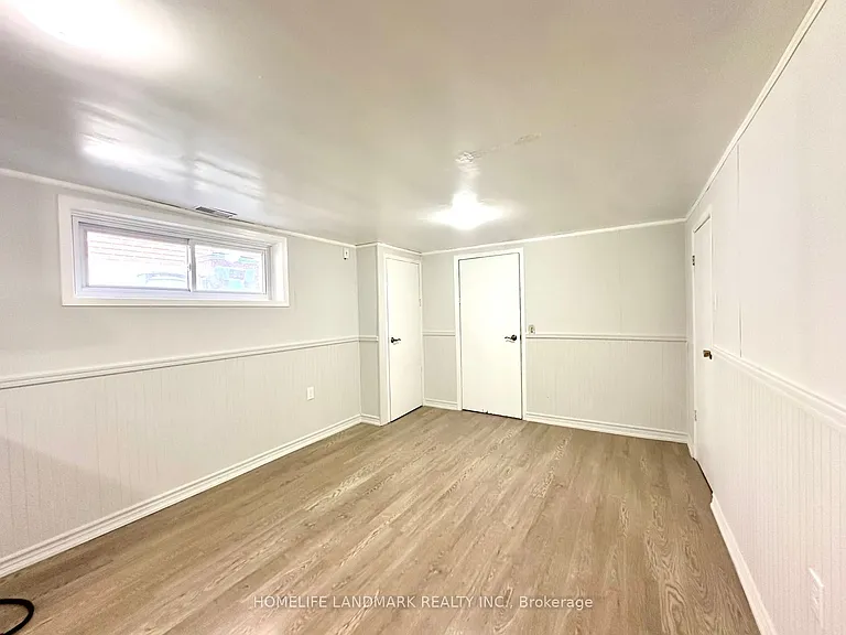 48 Shaftesbury St #LOWER — Photo 11