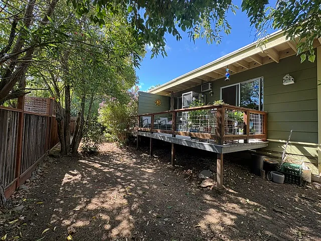 1144 Edwards St #D — Photo 15