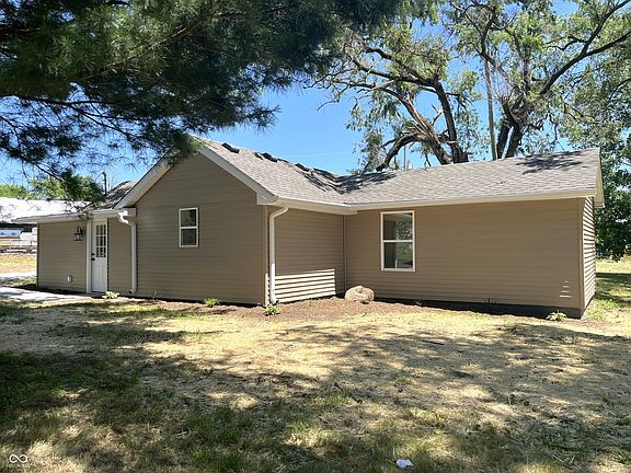 3rd image of 2480 W Us Highway 136