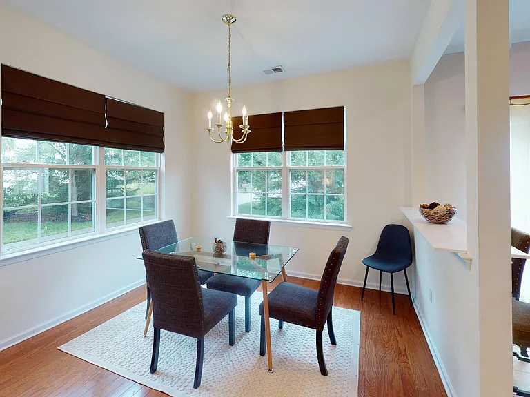 206 Concord Pl — Photo 11
