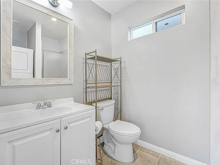 1823 3/4 S Van Ness Ave — Photo 6