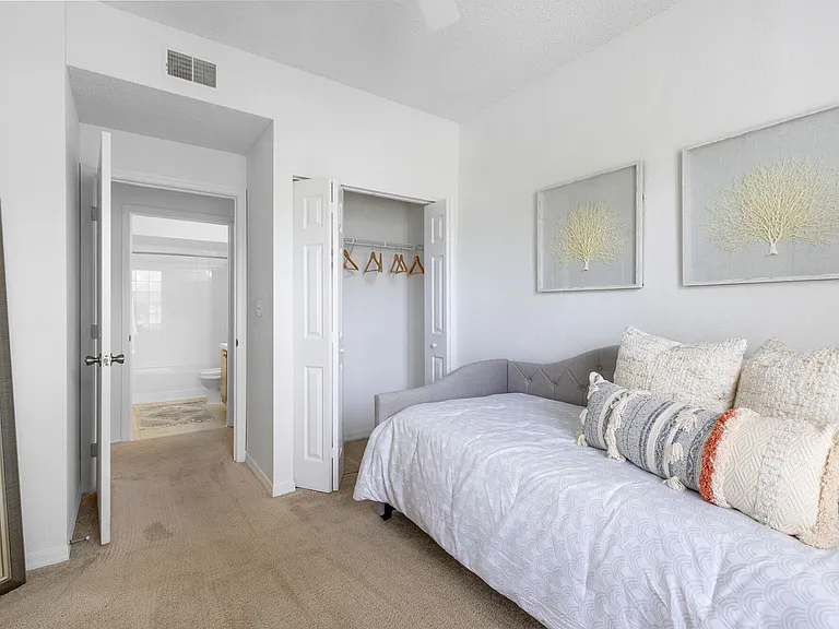 Woodmere Apartments Of Venice — Photo 17