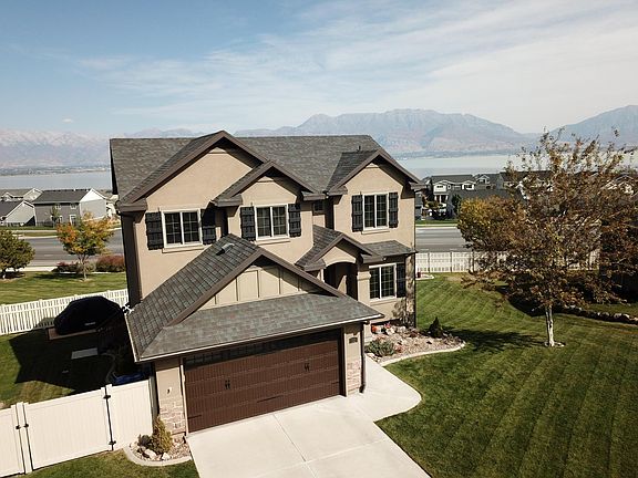 3rd image of 32 W Periwinkle Cir