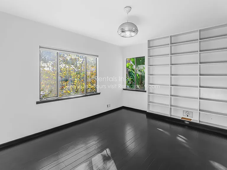 395 Staten Ave — Photo 19
