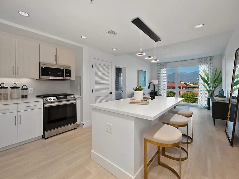 Begonia Place Luxury Apartments — Photo 82