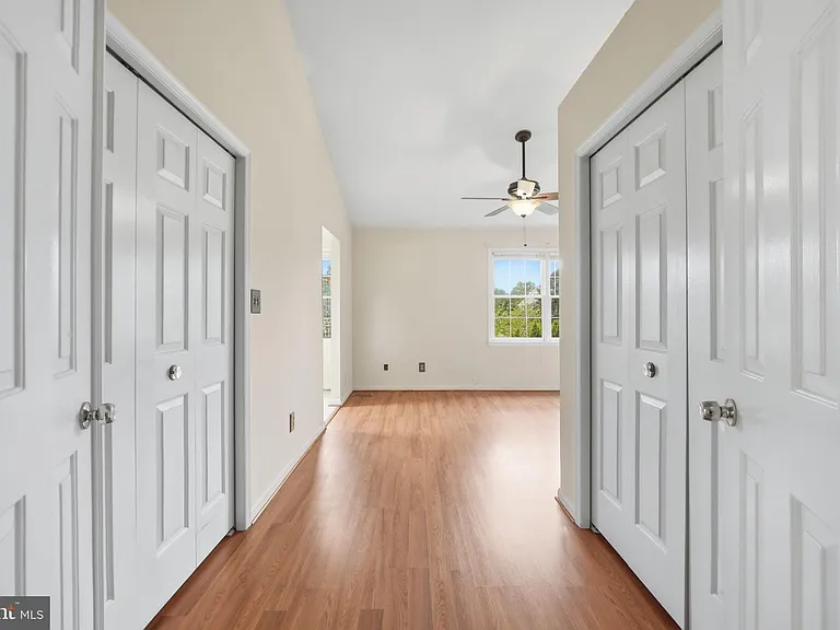 8715 Delcris Dr — Photo 18