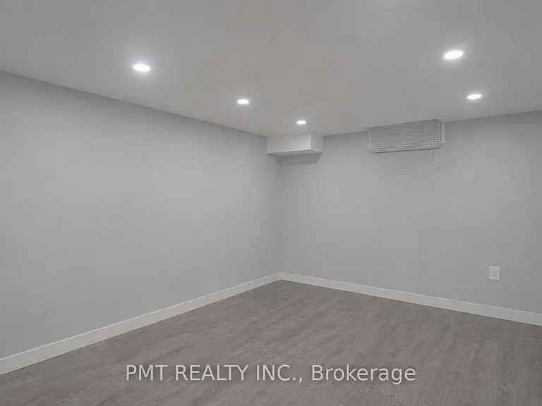 109 Nassau St — Photo 9