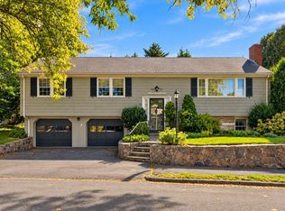 15 Lorraine Ter, Marblehead, MA 01945