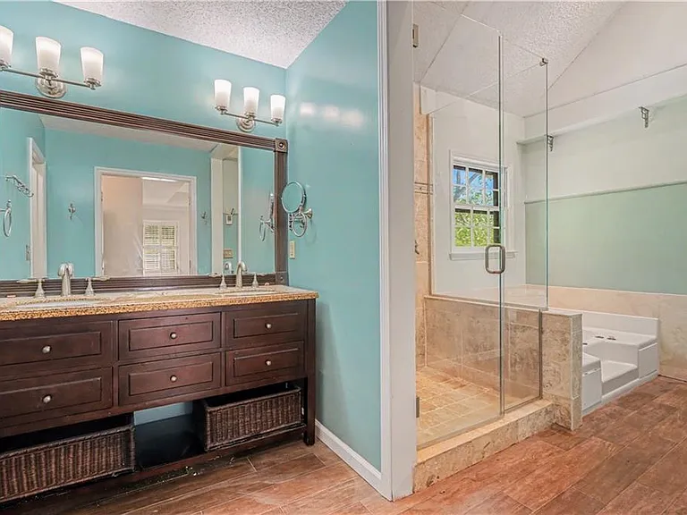 1527 Ridgewood Dr — Photo 13