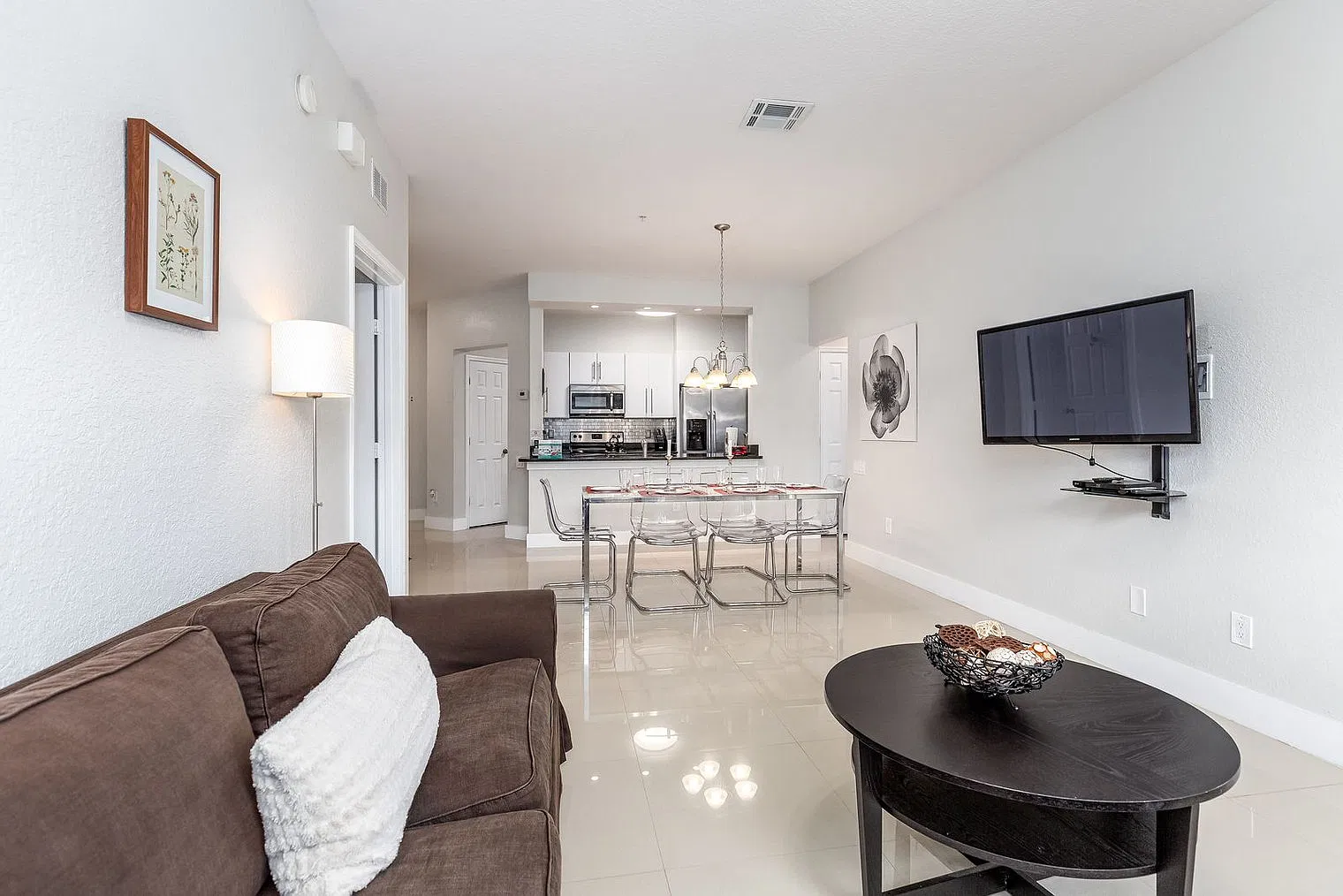 3 bed, 2.0 bath, 1248 sqft, $4,524 — Photo 3