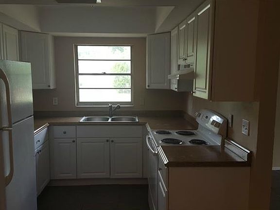 2nd image of 2223 Euclid Ave