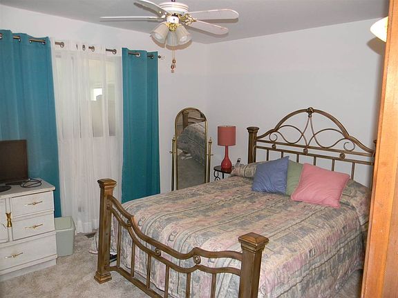 4th image of 454 Louise Ave