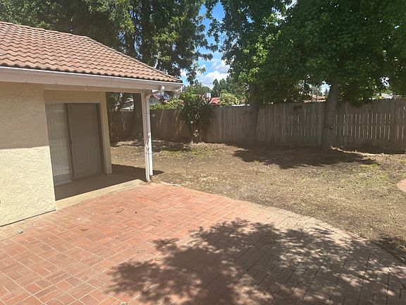 2nd image of 27 N Jasmine Ave