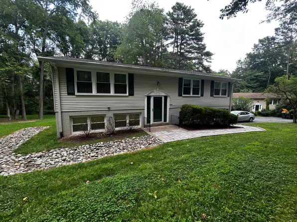 10806 Oldfield Dr, Reston, VA 20191