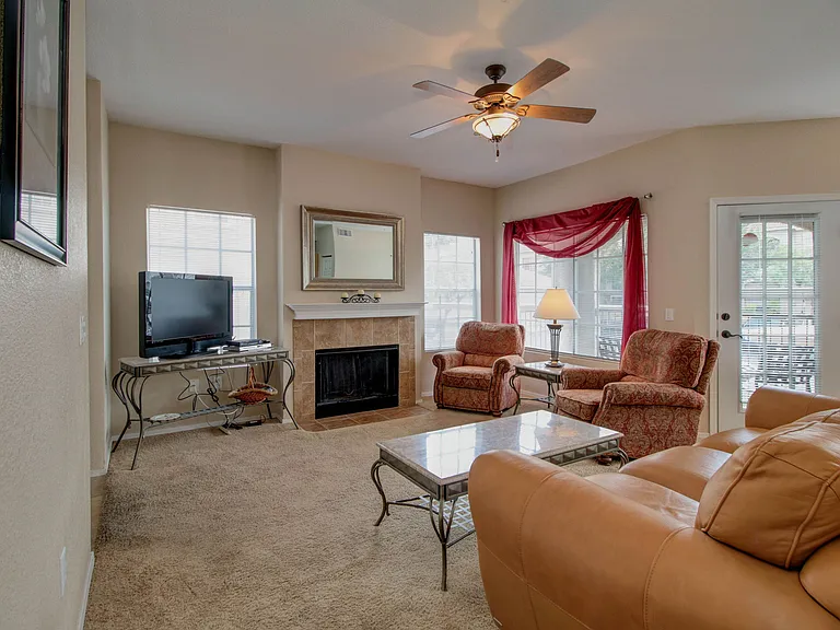1500 E Pusch Wilderness Dr #10205 — Photo 2