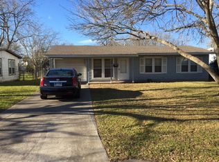 1407 Springwood Ln, Port Lavaca, TX 77979