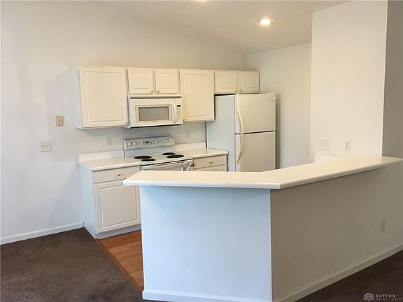 4th image of 1515 Commons Dr