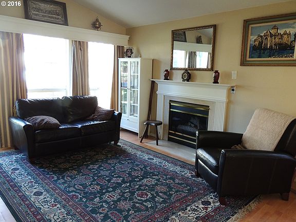 2nd image of 13713 NE 83rd Cir