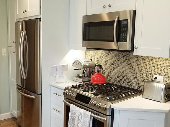 5th image of 811 Arden Ave