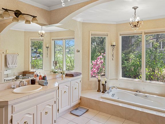 5th image of 707 Madalyn Court