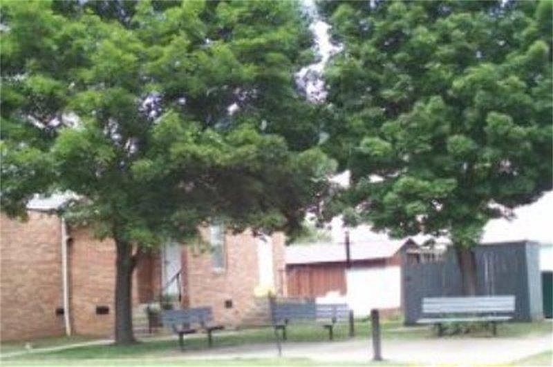 1st image of 916 10th Ave