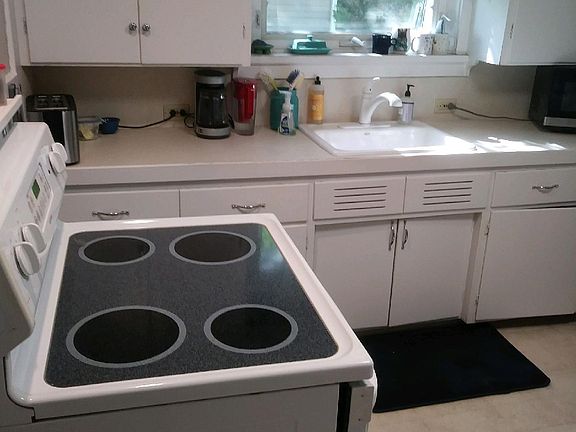 5th image of 903 Aberdeen St NE