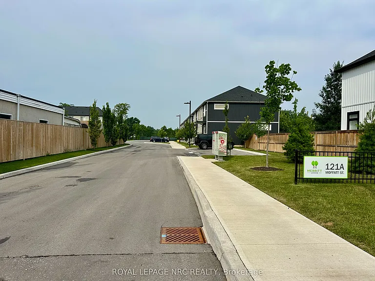121A Moffatt St #21 — Photo 33