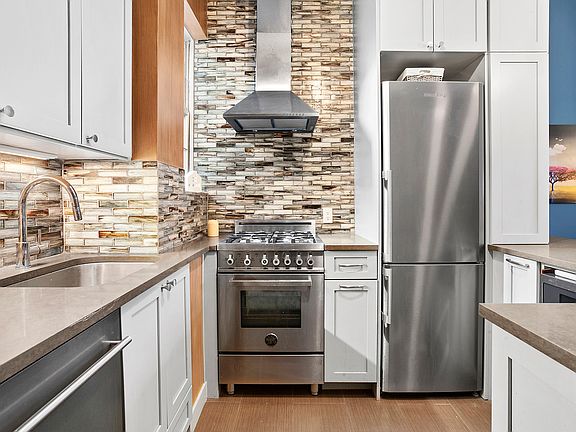 3rd image of 505 E 83rd St #5A