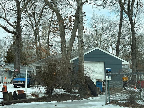 2nd image of 339 Blenheim Ave
