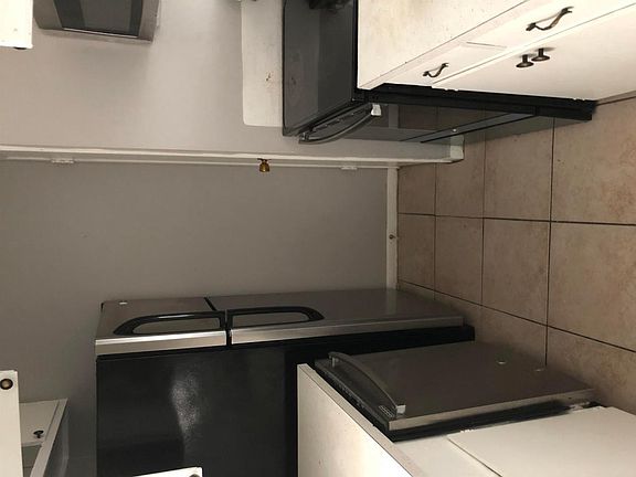 3rd image of 404 S Hood St APT 5