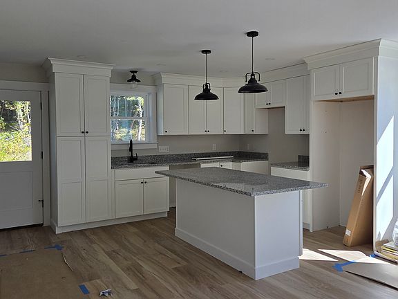 4th image of 100 Kingstown Rd #B