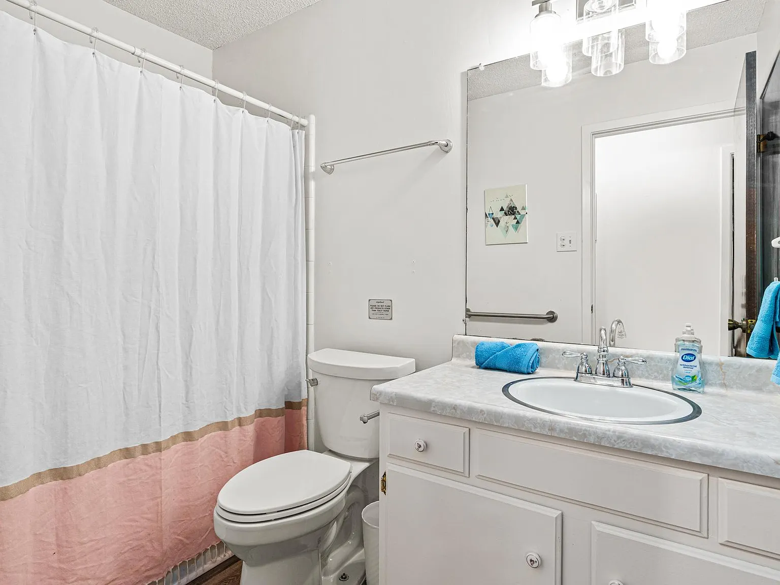 4 bed, 3.0 bath, 1924 sqft, $633 — Photo 3