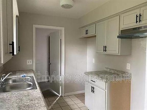 2nd image of 5525 Lehigh Ave