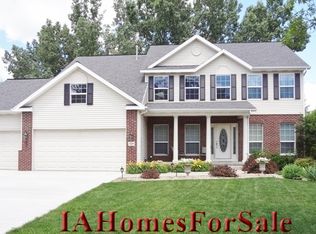 328 Teakwood Ln NE, Cedar Rapids, IA 52402