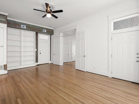 4th image of 1419 Beaumont St #1